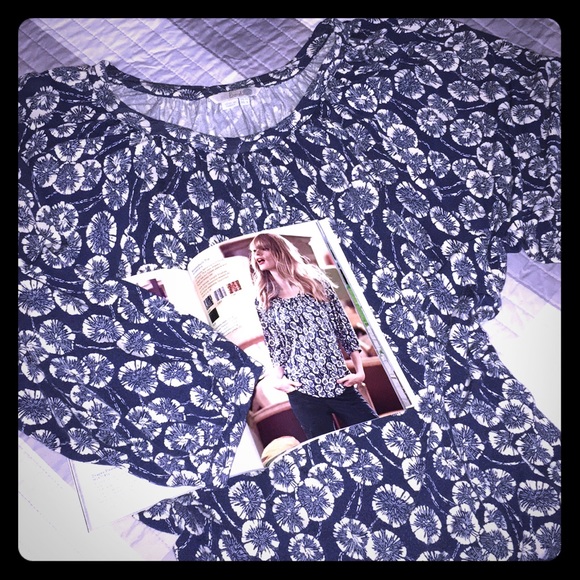Boden Tops - 💙 Boden Bloomsbury Top